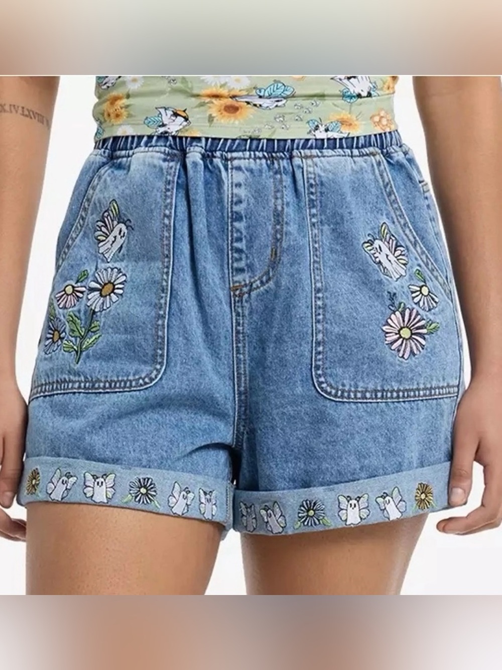 Hot Topic Ghost Butterflies & Flowers Embroidered Denim Shorts | Size Large